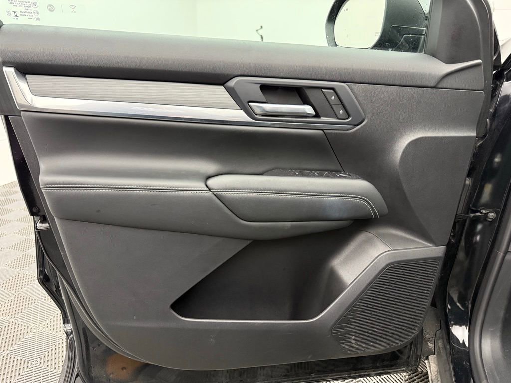 Used 2025 GMC Terrain Elevation image 18