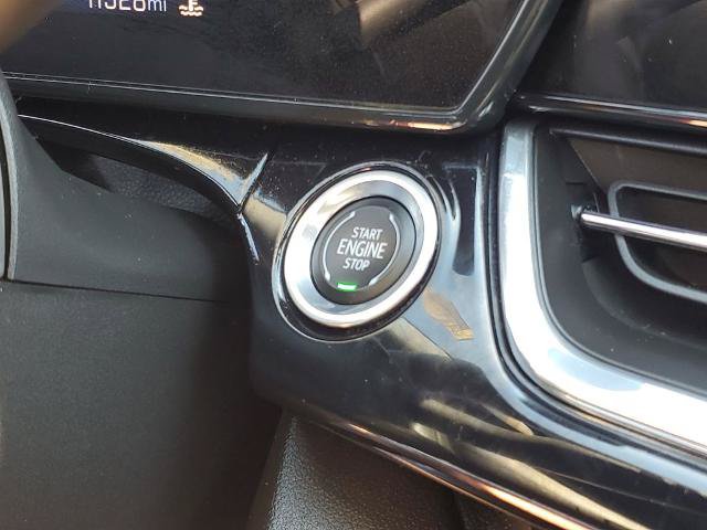 Used 2025 Chevrolet Trax RS FWD image 12