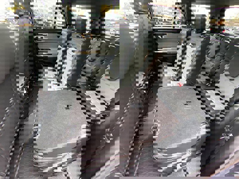 Certified 2022 Ford Explorer XLT w/ Equipment Group 202A image 39