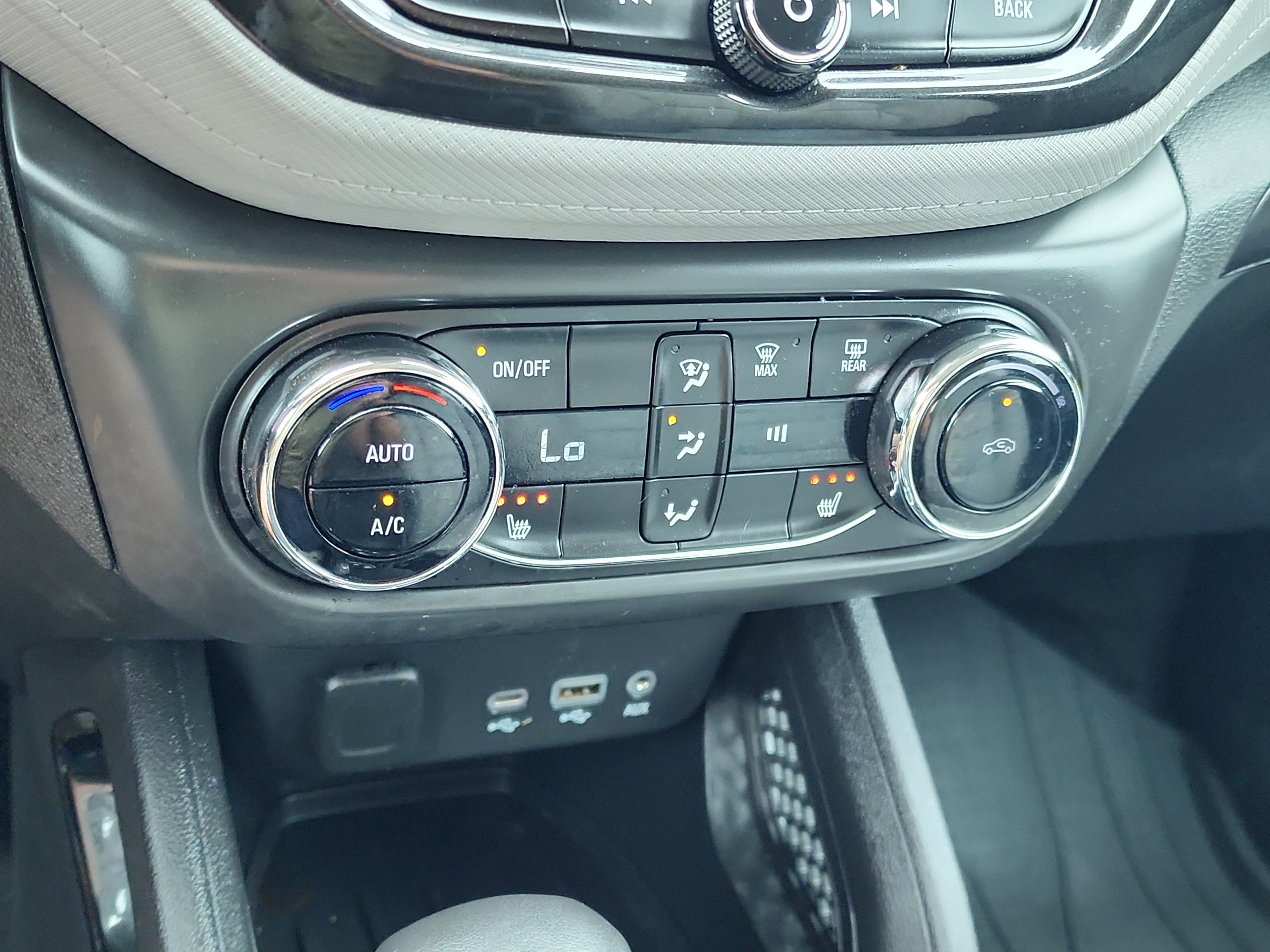 Used 2021 Chevrolet TrailBlazer LT w/ Premium Seating Package image 24