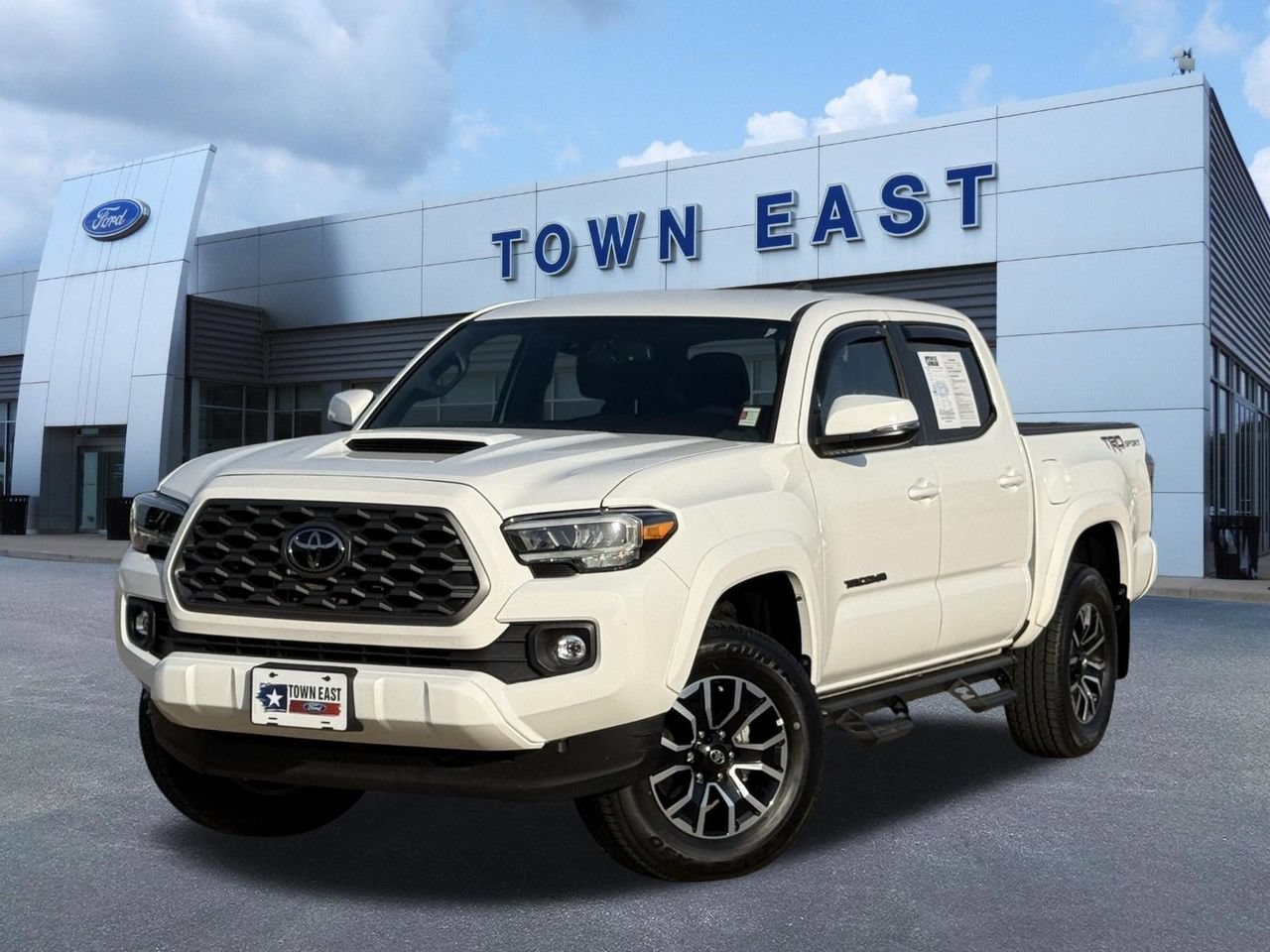 Used 2023 Toyota Tacoma TRD Sport w/ Technology Package