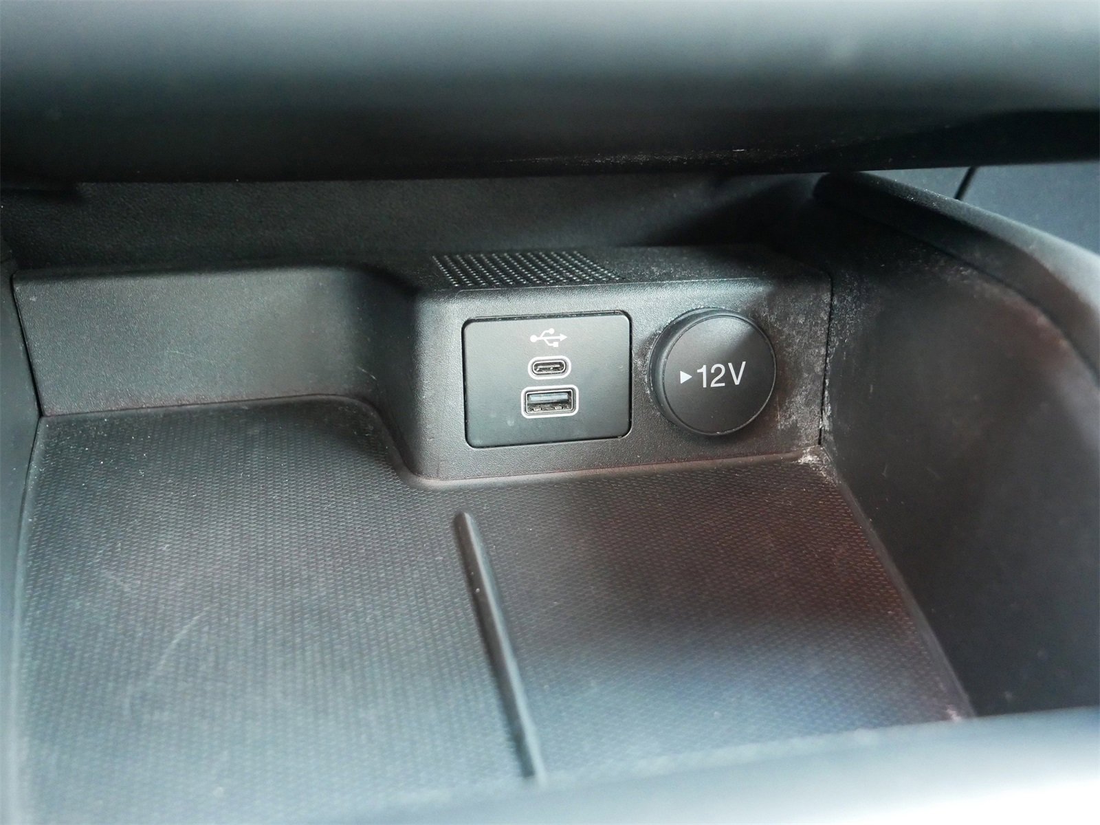 Certified 2025 Ford Escape ST-Line image 27