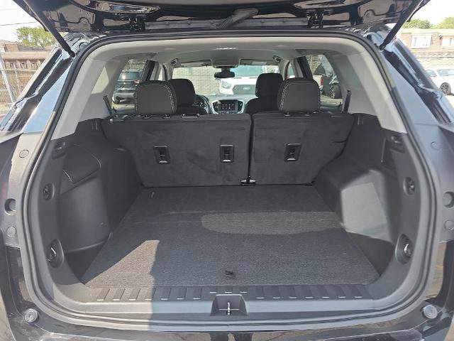 Used 2023 GMC Terrain SLE w/ Driver Convenience Package FWD image 12
