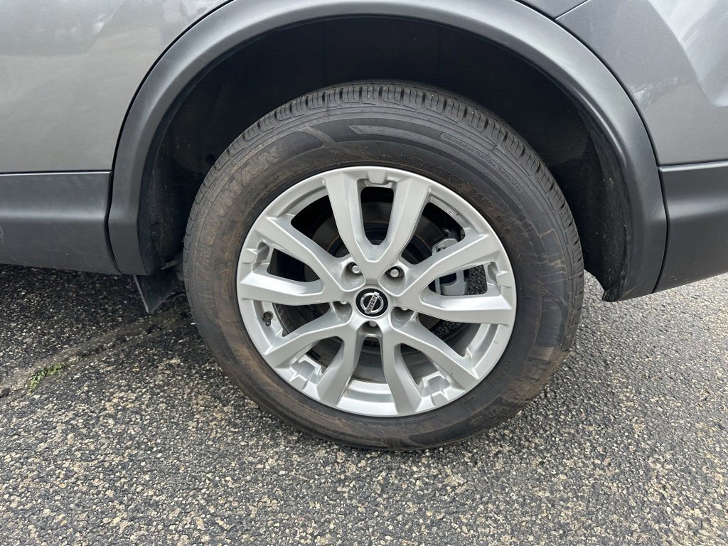 Used 2021 Nissan Rogue Sport S image 29