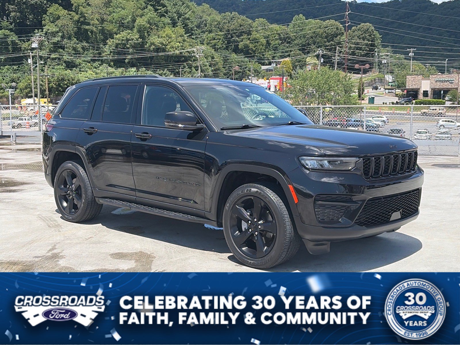 Used 2023 Jeep Grand Cherokee Altitude