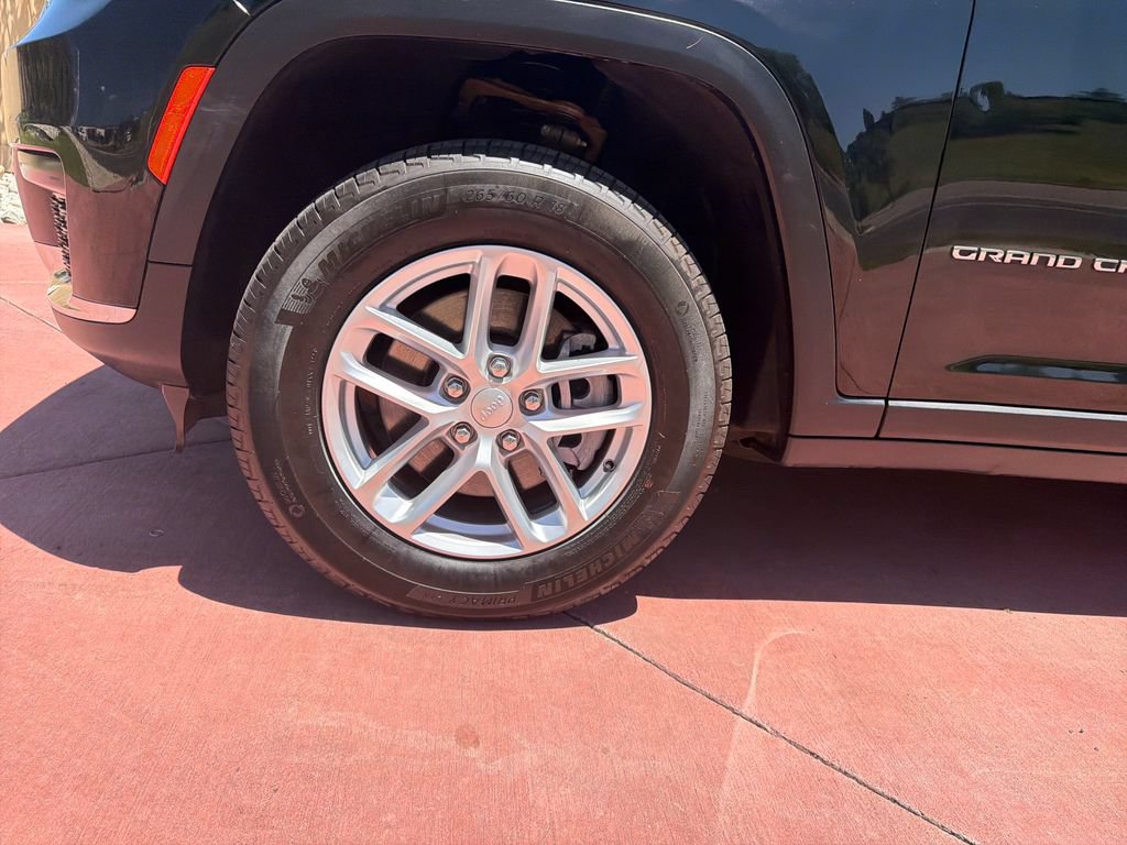 Used 2023 Jeep Grand Cherokee L Laredo AWD/4WD image 42