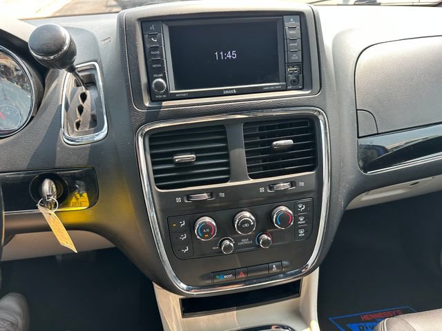 Used 2020 Dodge Grand Caravan SXT FWD image 26