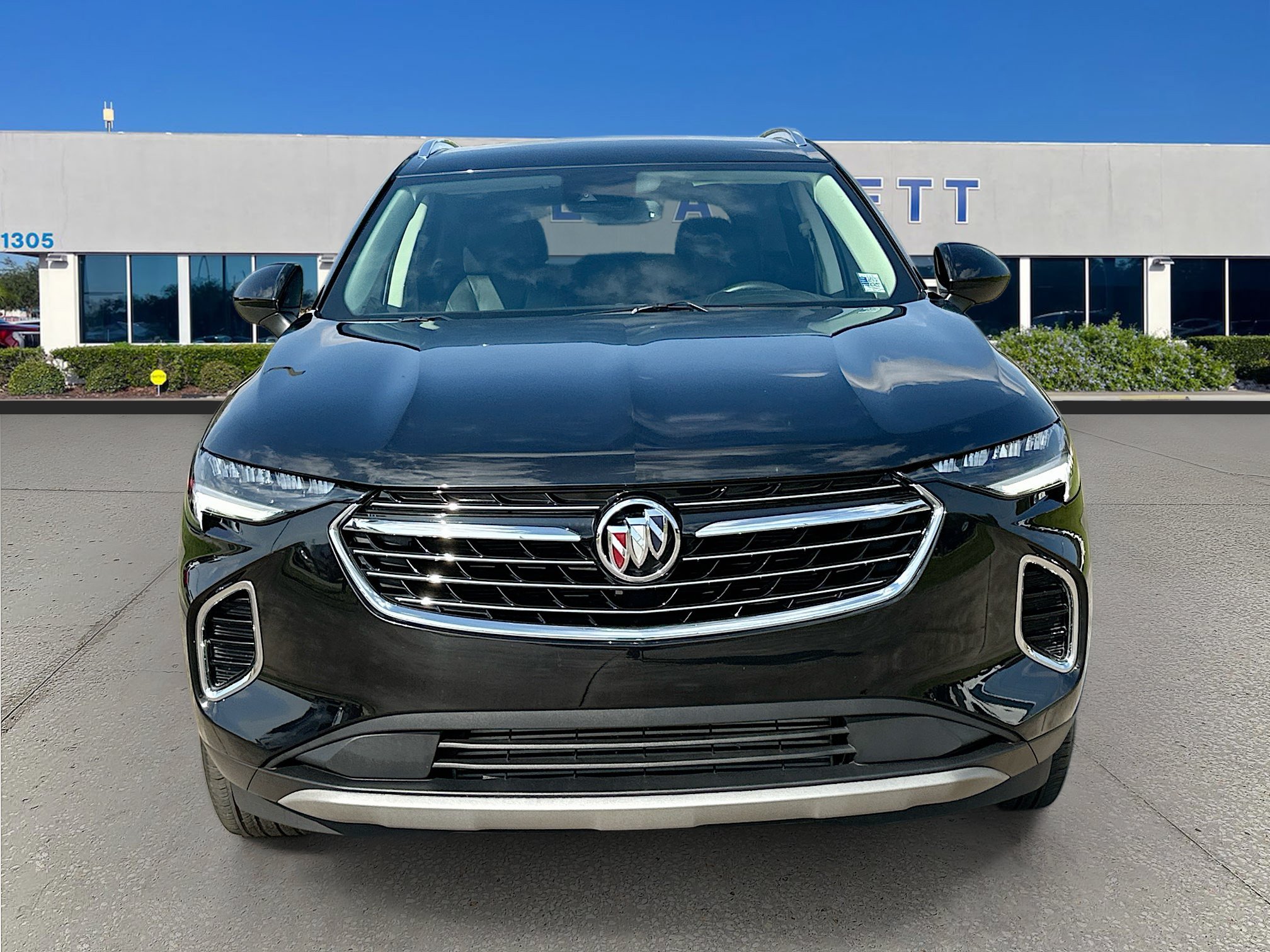 Used 2023 Buick Envision Essence FWD image 2