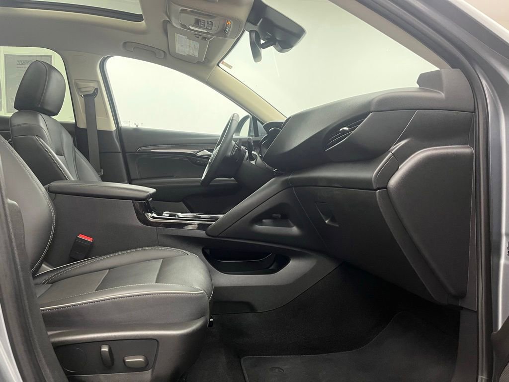 Used 2022 Buick Envision Essence w/ Safety Package image 28