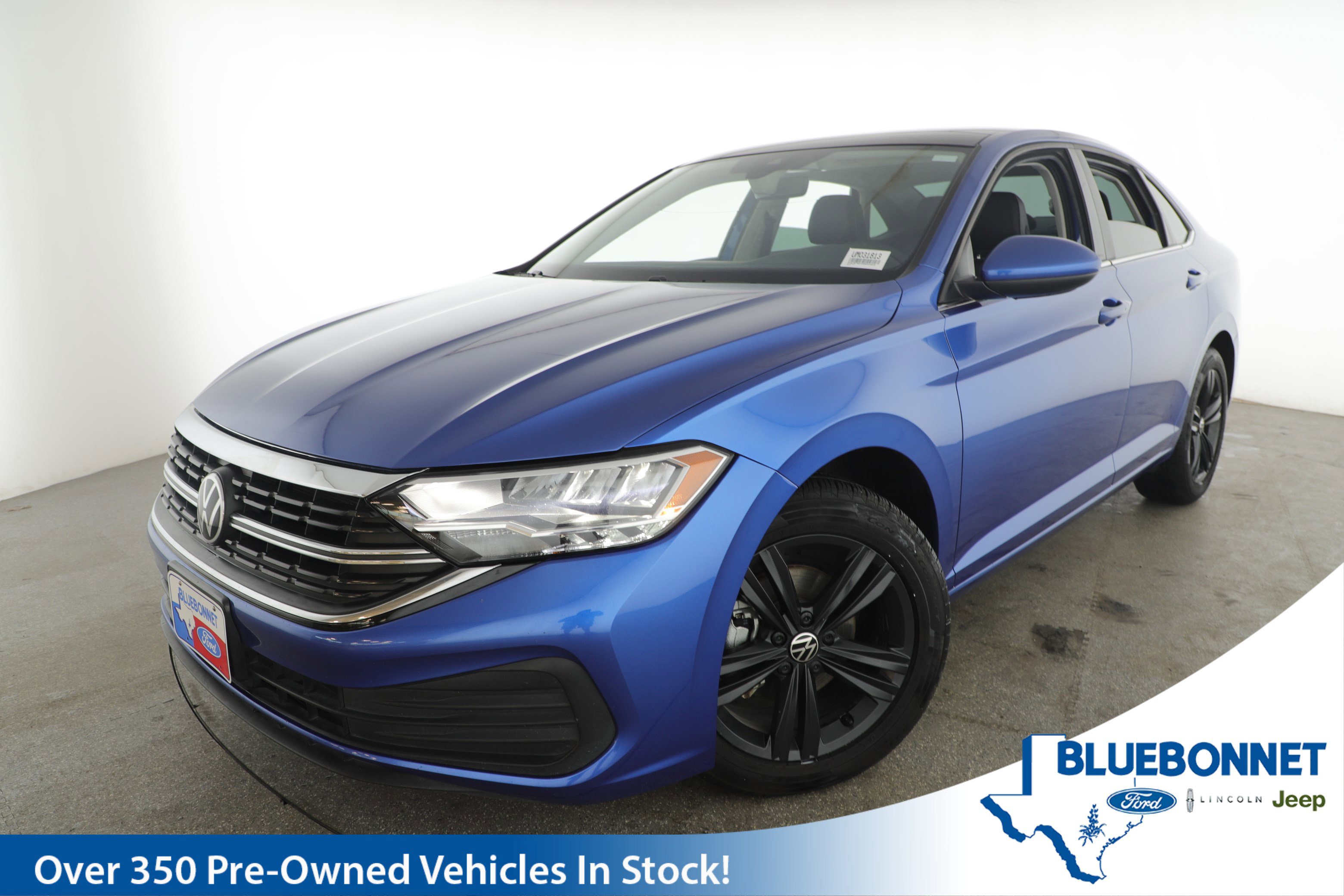 Used 2024 Volkswagen Jetta SE w/ Panoramic Sunroof Package