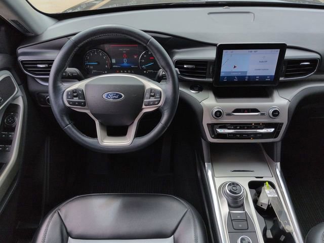 Certified 2022 Ford Explorer XLT w/ Equipment Group 202A image 19