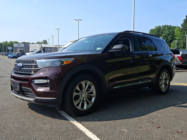 Certified 2023 Ford Explorer XLT w/ Equipment Group 202A AWD/4WD image 5