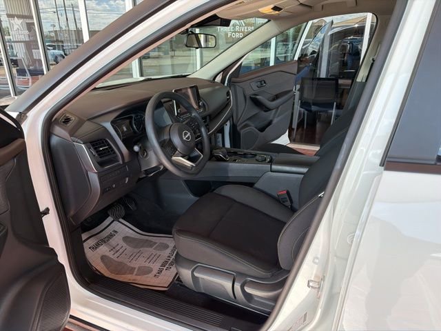 Used 2023 Nissan Rogue S AWD/4WD image 12