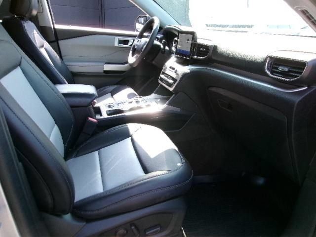 Certified 2023 Ford Explorer XLT w/ Equipment Group 202A AWD/4WD image 4