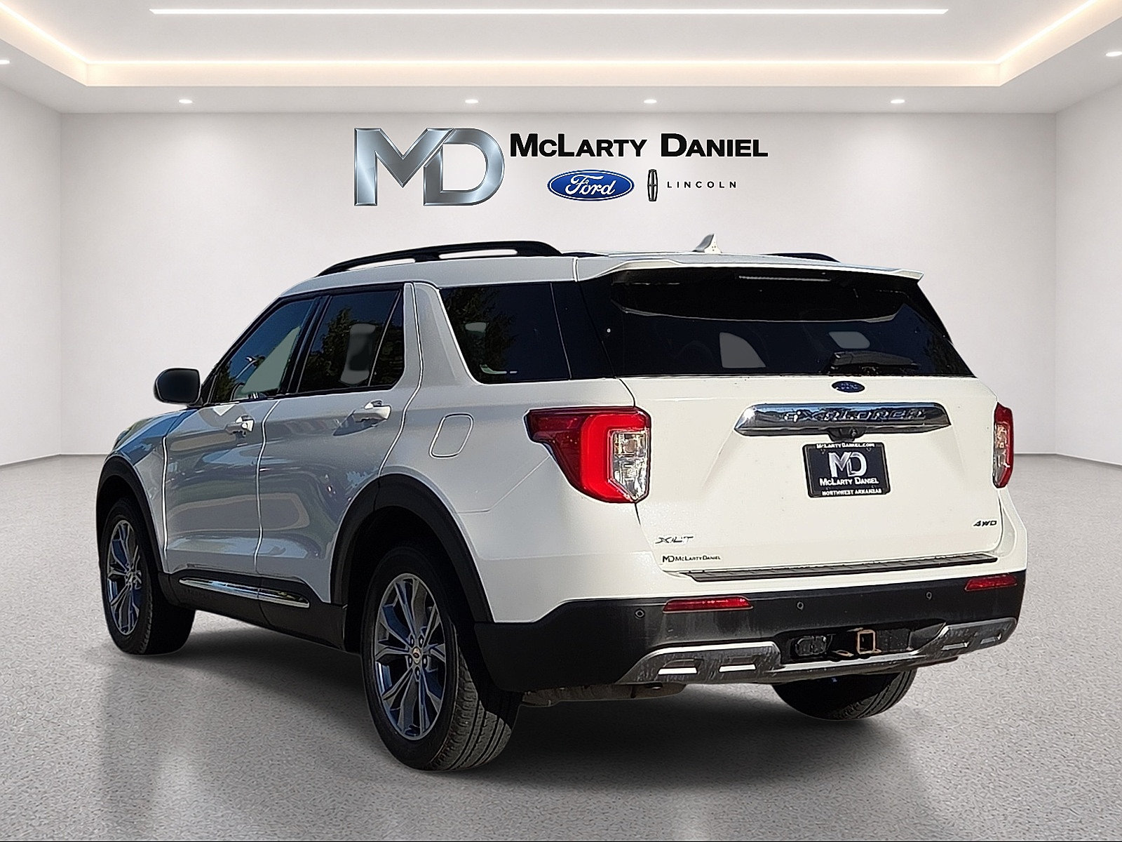 Certified 2022 Ford Explorer XLT w/ Equipment Group 202A AWD/4WD image 4