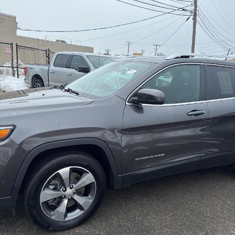 Used 2020 Jeep Cherokee Limited w/ Technology Group image 2