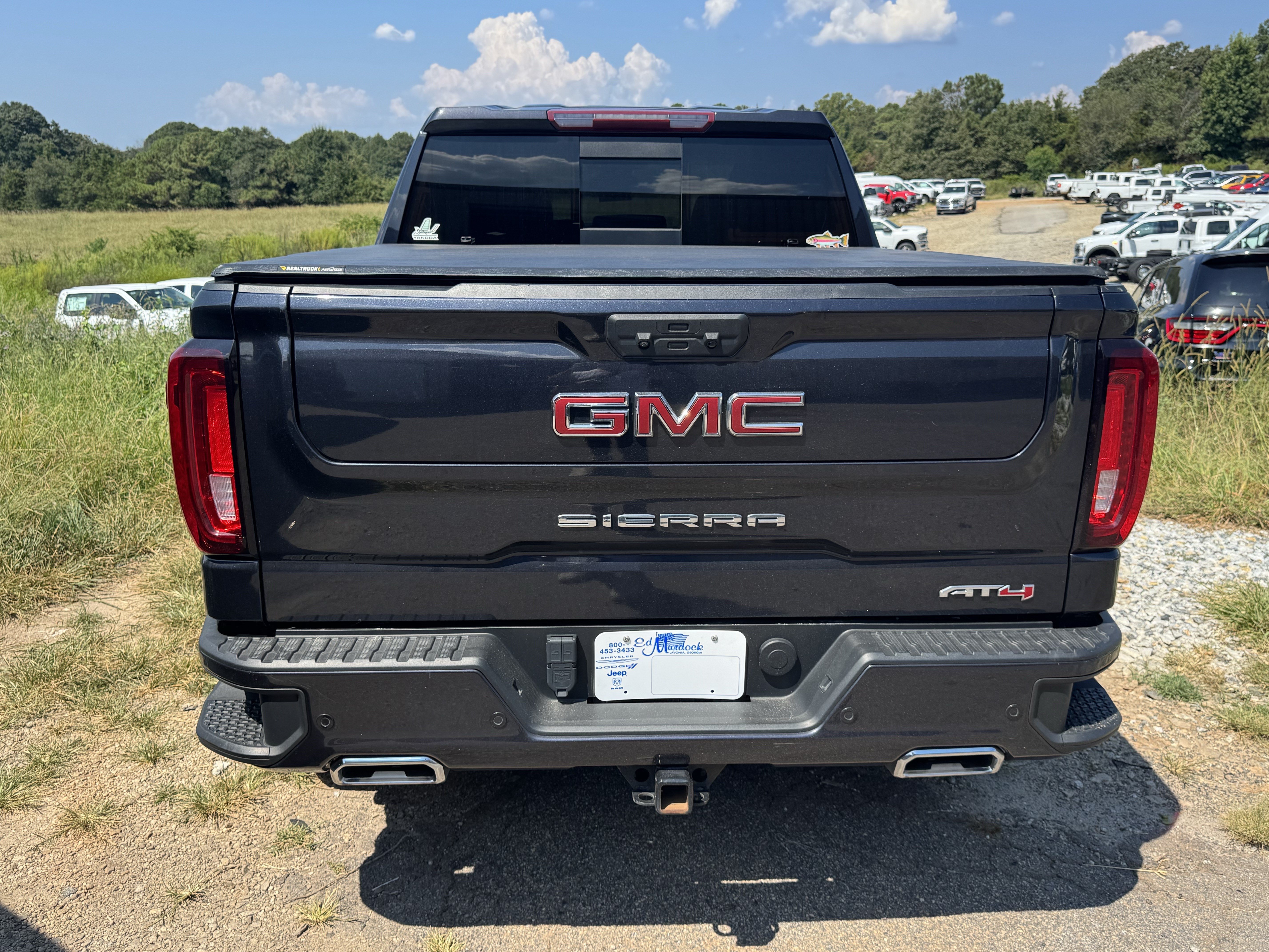 Used 2023 GMC Sierra 1500 AT4 w/ AT4 Premium Package AWD/4WD image 4