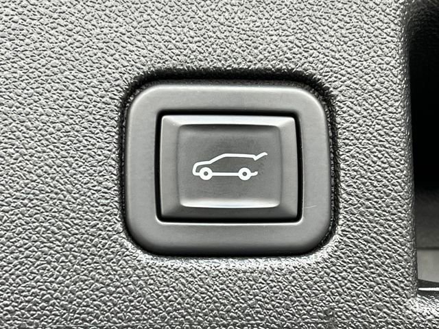 Used 2020 Chevrolet Equinox LT w/ Driver Convenience Package image 40