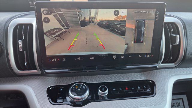 Certified 2025 Ford Expedition Active AWD/4WD image 23