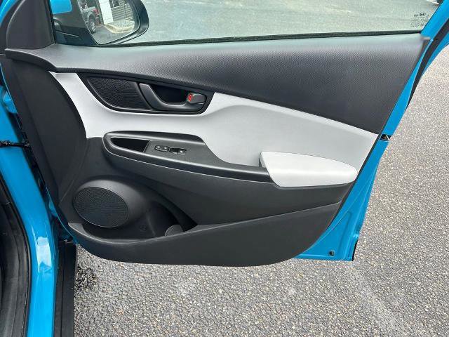 Used 2023 Hyundai Kona SEL image 21