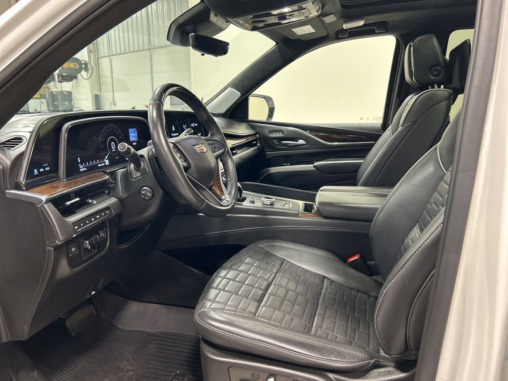 Used 2021 Cadillac Escalade Sport Platinum AWD/4WD image 11