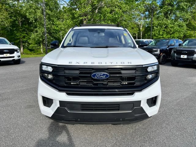 Certified 2025 Ford Expedition Active AWD/4WD image 3