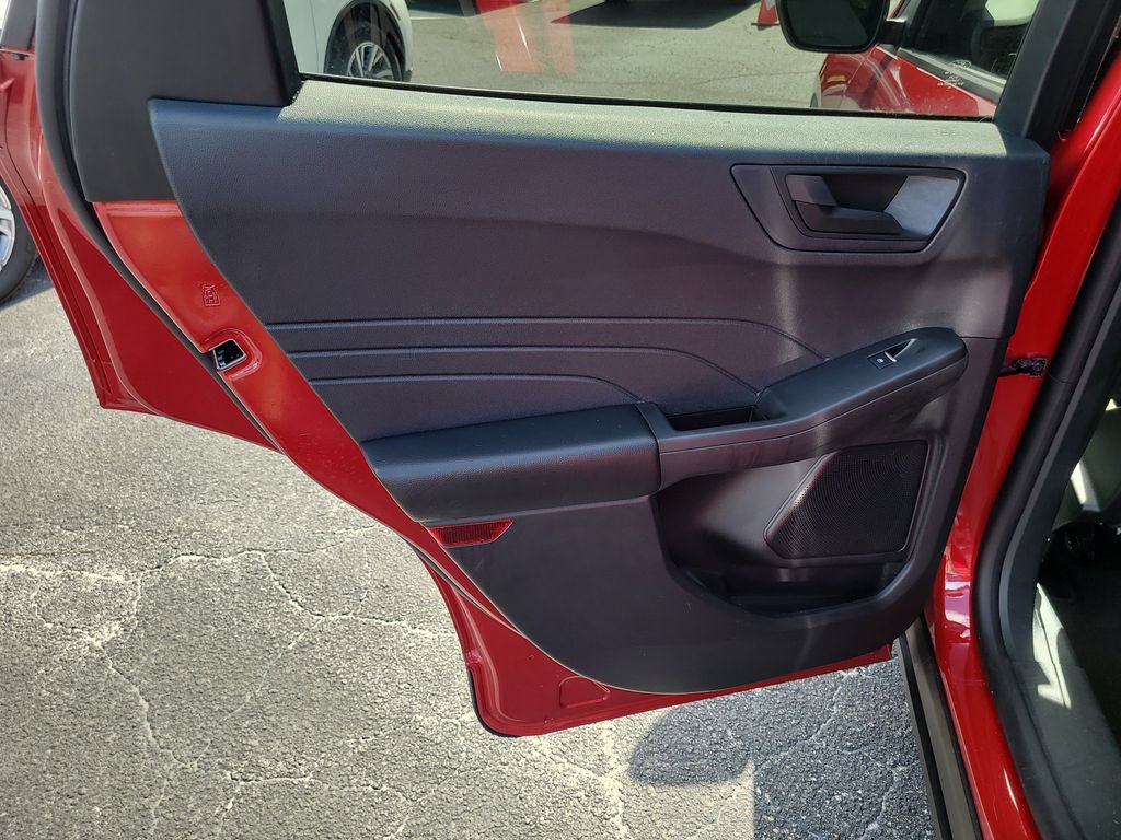 Certified 2022 Ford Escape SE w/ SE Sport Appearance Package FWD image 9
