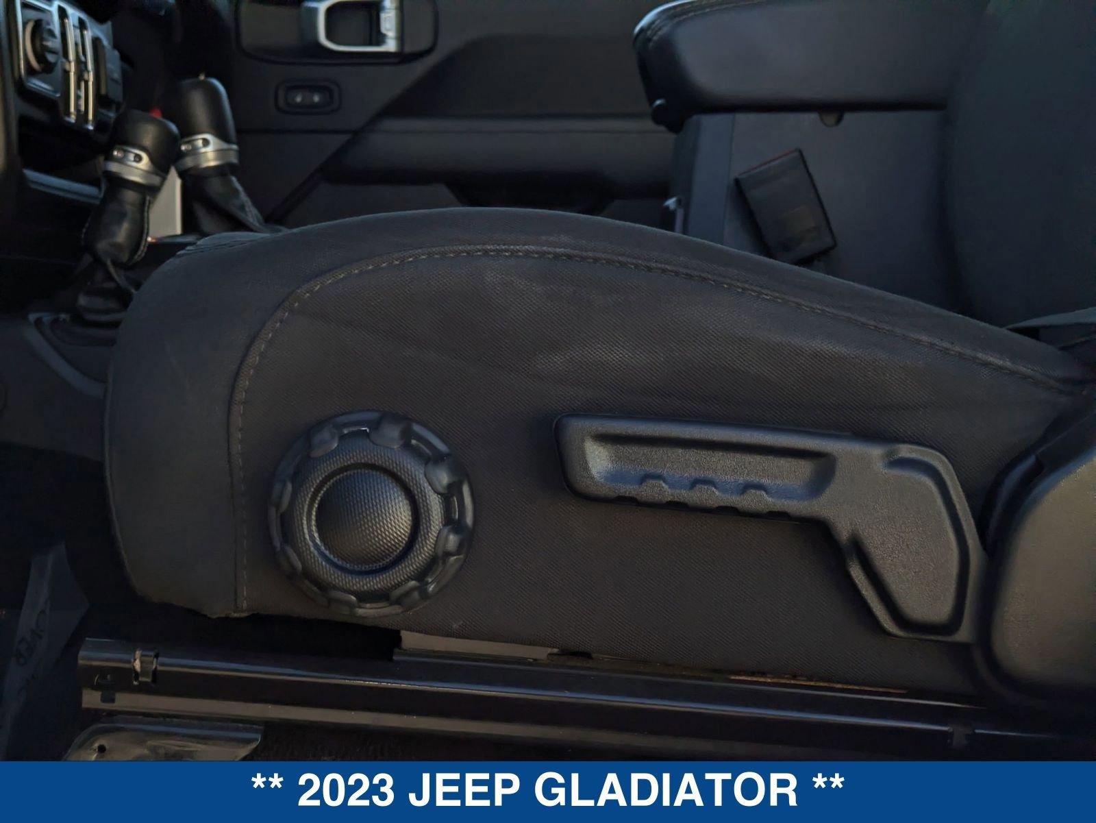 Used 2023 Jeep Gladiator Overland image 23