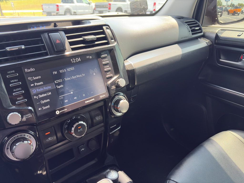Used 2022 Toyota 4Runner TRD Off-Road Premium w/ Moonroof Package AWD/4WD image 26