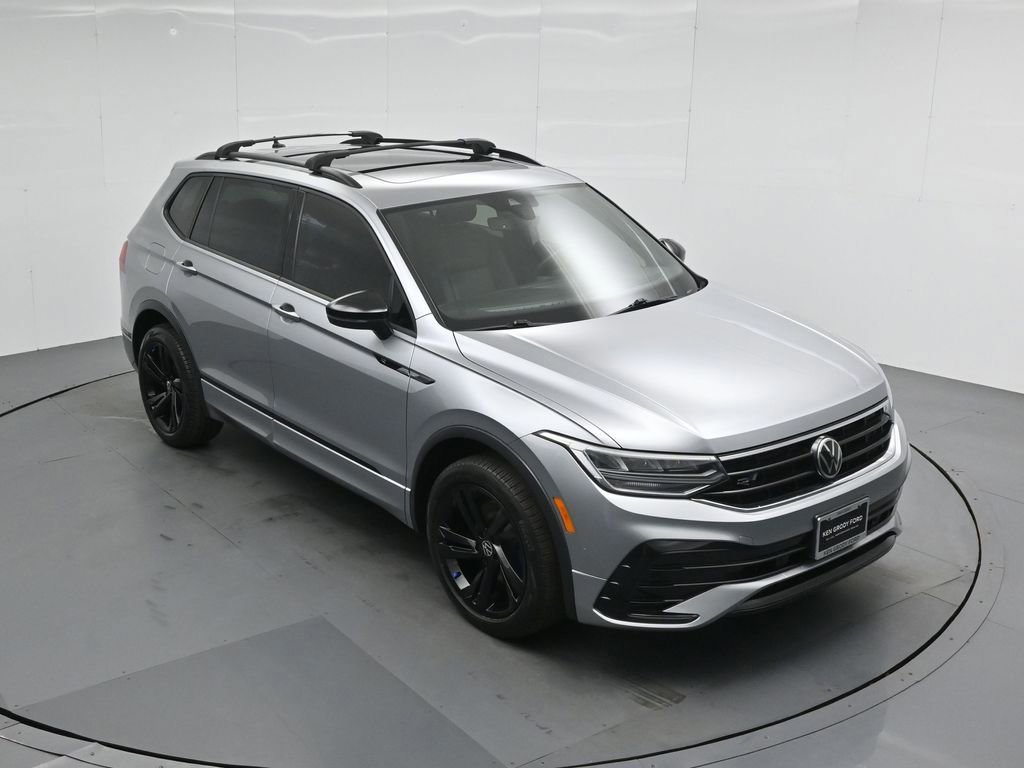 Used 2023 Volkswagen Tiguan SE R-Line FWD image 4
