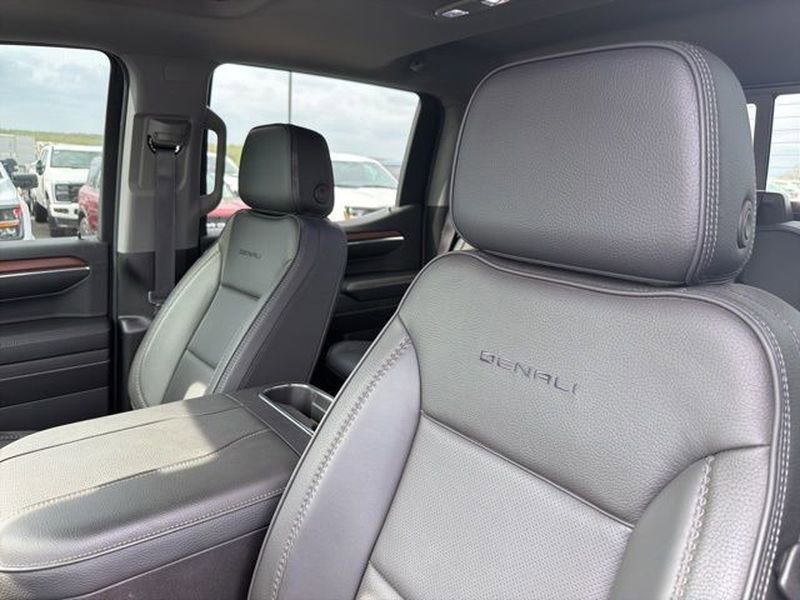Used 2024 GMC Sierra 1500 Denali AWD/4WD image 10