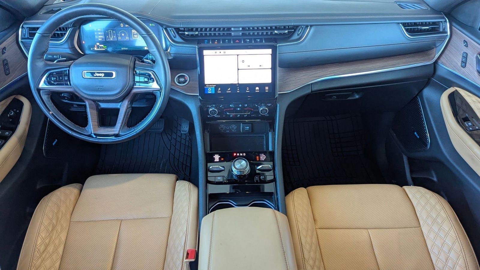 Used 2022 Jeep Grand Cherokee Summit w/ Luxury Tech Group V image 14