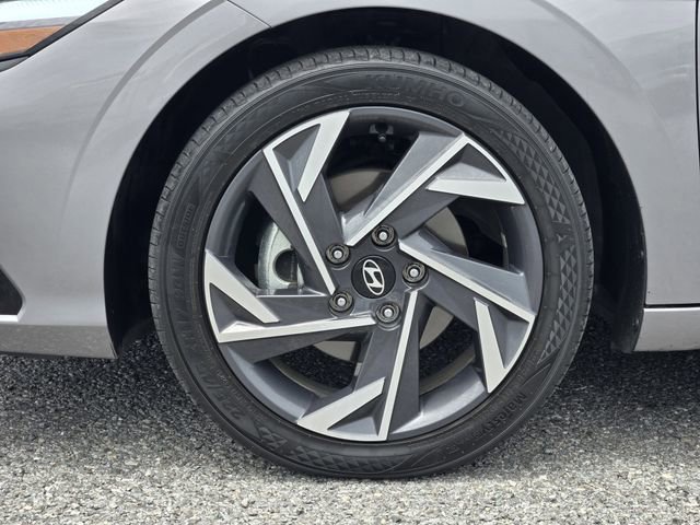 Used 2025 Hyundai Elantra Limited FWD image 10