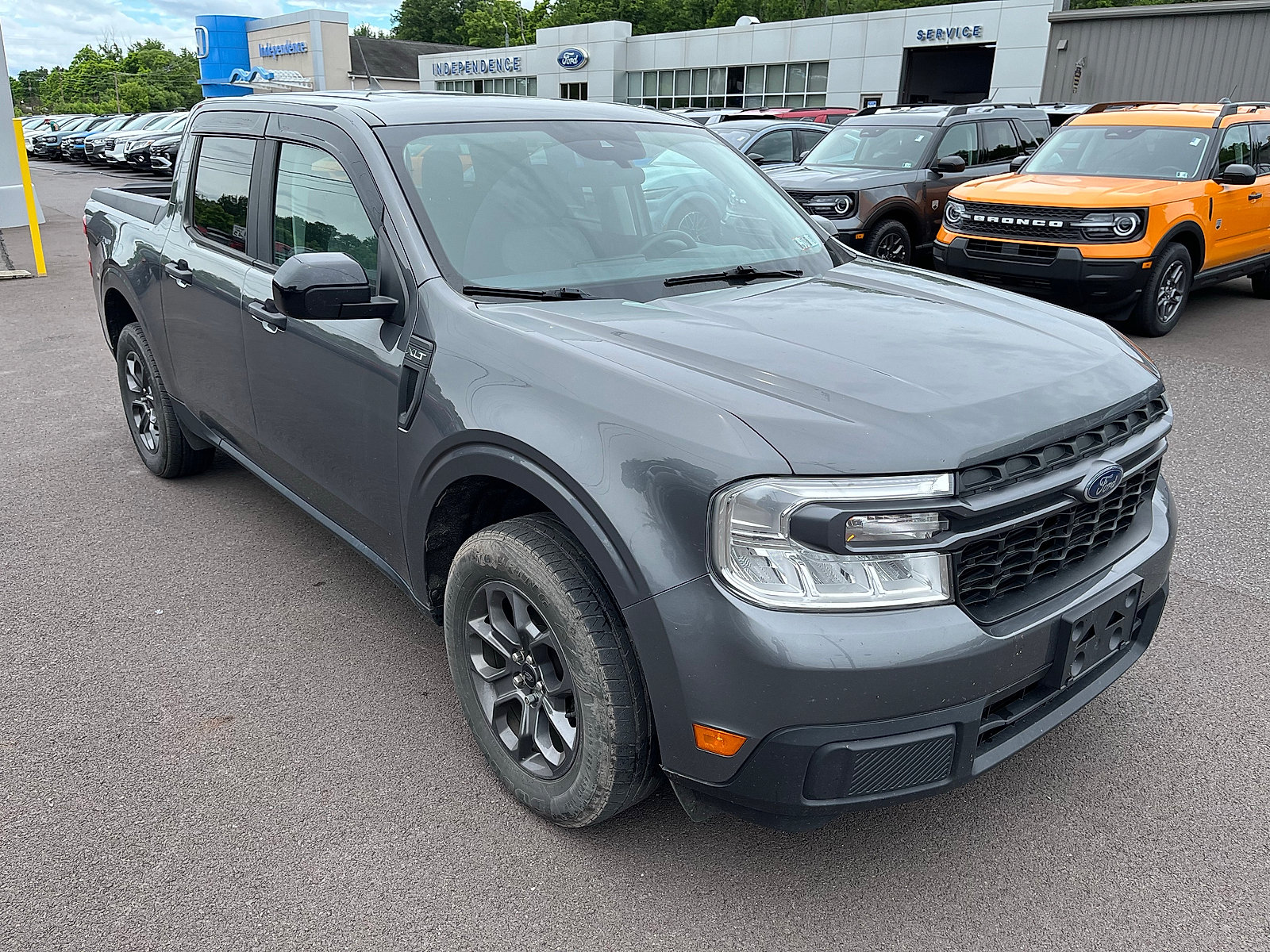 Certified 2024 Ford Maverick XLT w/ XLT Luxury Package AWD/4WD image 2