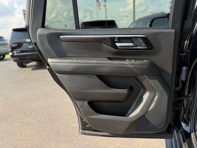 Used 2025 Chevrolet Tahoe LT AWD/4WD image 19