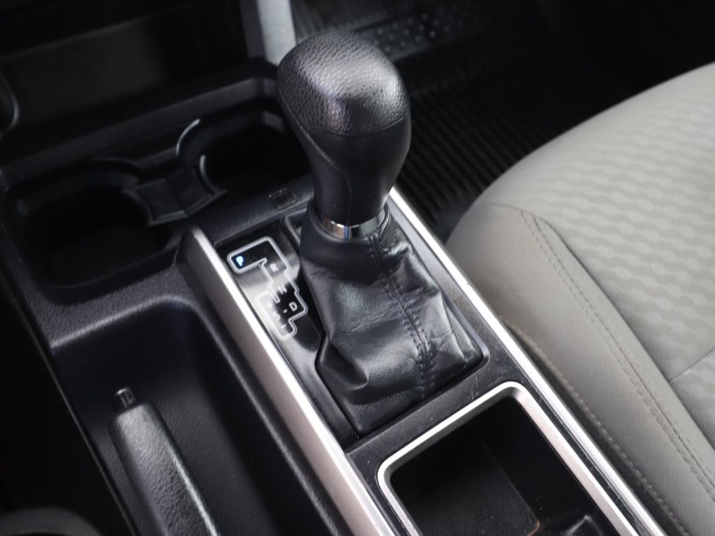 Used 2022 Toyota Tacoma SR5 AWD/4WD image 22