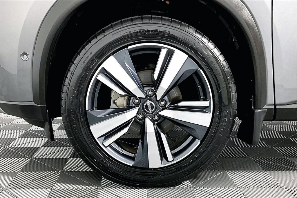Used 2023 Nissan Rogue Platinum w/ Platinum Premium Package FWD image 8