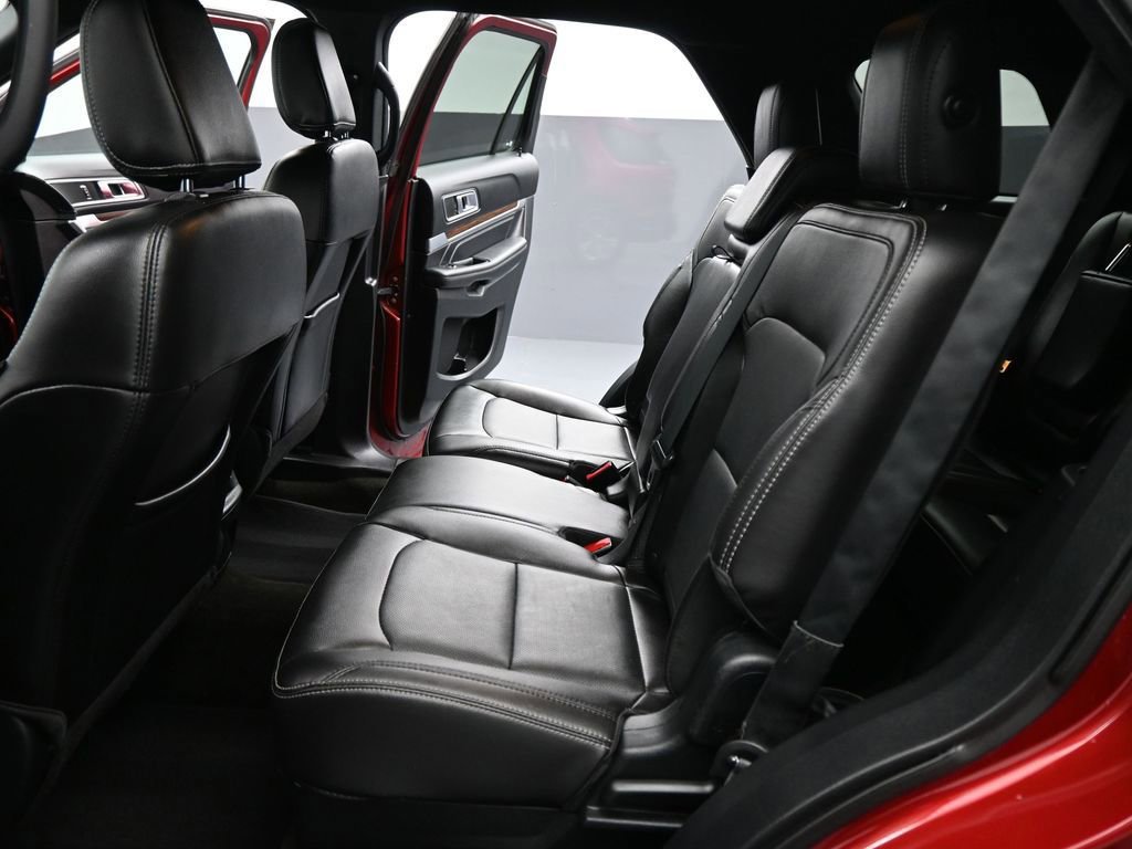 Certified 2018 Ford Explorer Limited w/ Ford Safe & Smart Package image 56