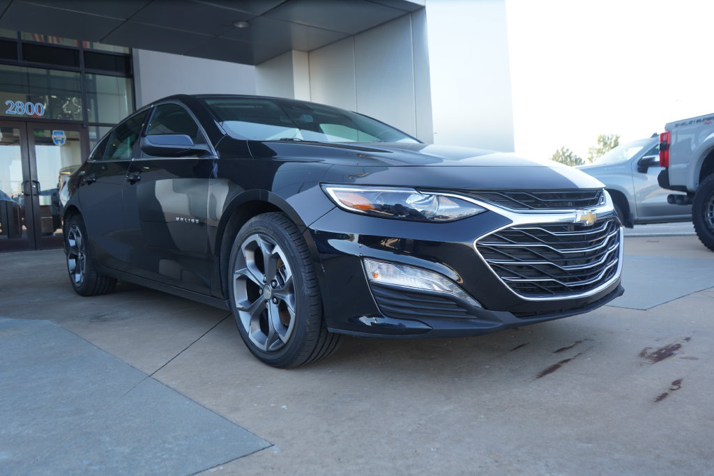 Used 2024 Chevrolet Malibu LT FWD image 3