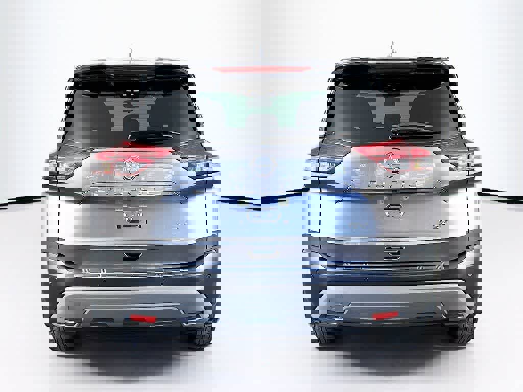 Used 2023 Nissan Rogue SV image 4