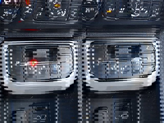 Used 2021 GMC Acadia Denali w/ Denali Technology Package image 17