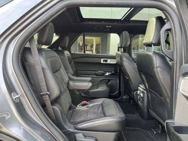 Certified 2022 Ford Explorer ST-Line w/ Class IV Trailer Tow Package image 32