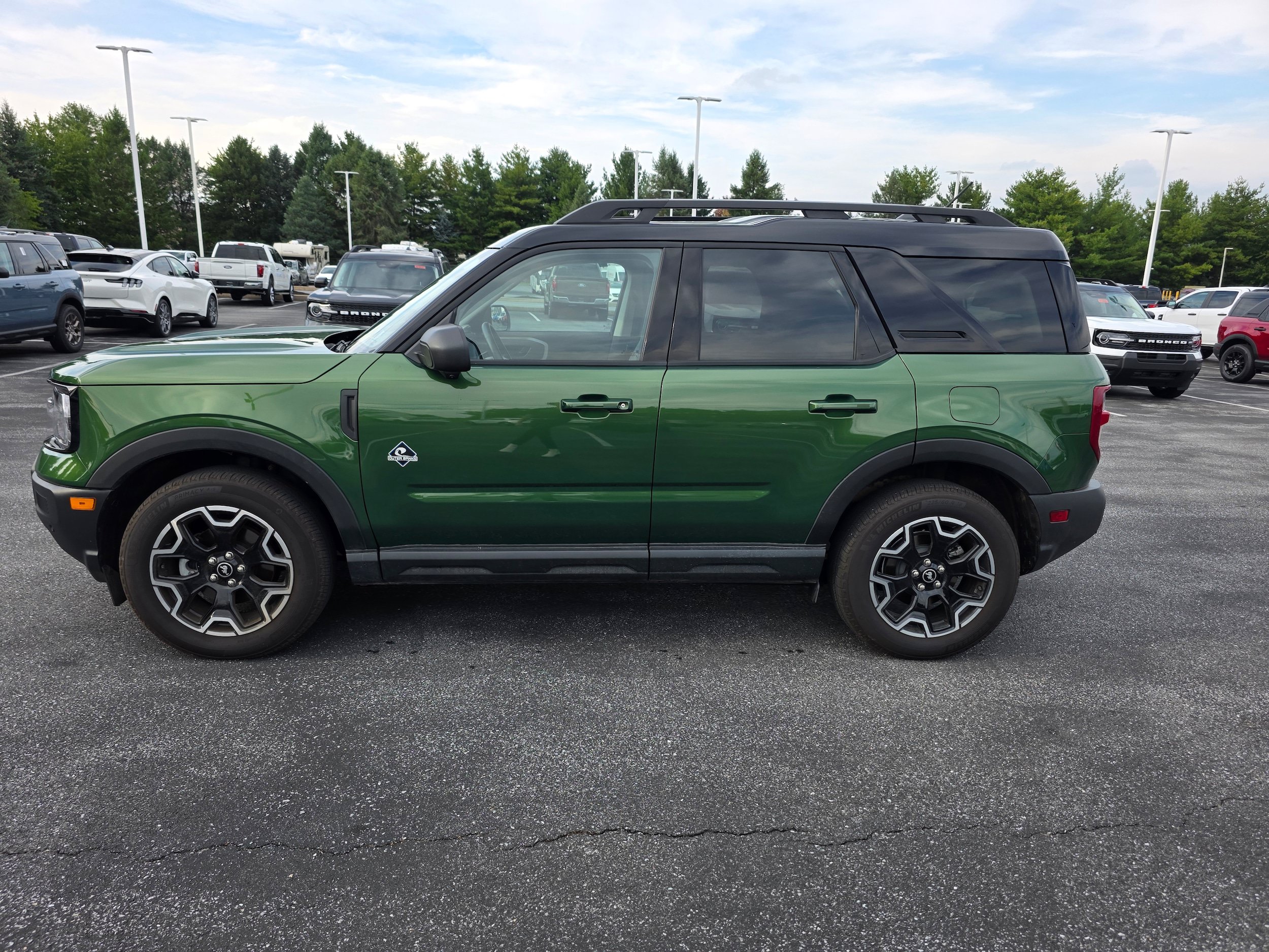 Certified 2025 Ford Bronco Sport Outer Banks w/ Outer Banks Tech Package+ AWD/4WD image 2