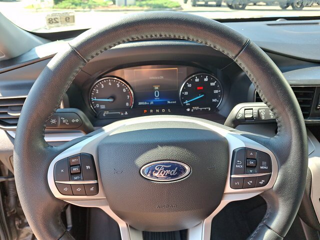 Certified 2023 Ford Explorer XLT w/ Equipment Group 202A AWD/4WD image 7