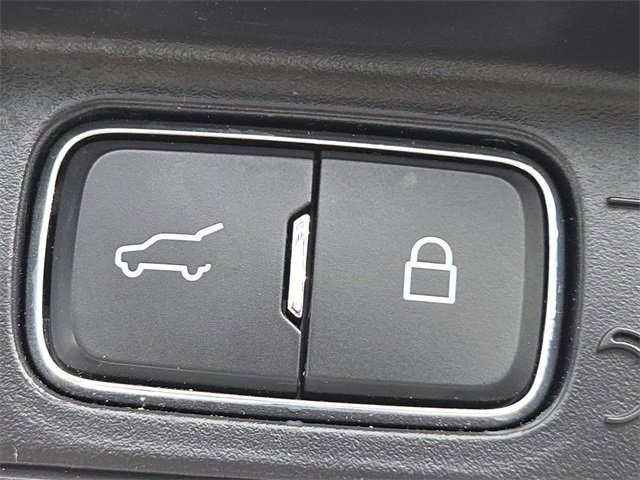 Certified 2020 Ford Explorer Limited w/ Class III Trailer Tow Package image 17