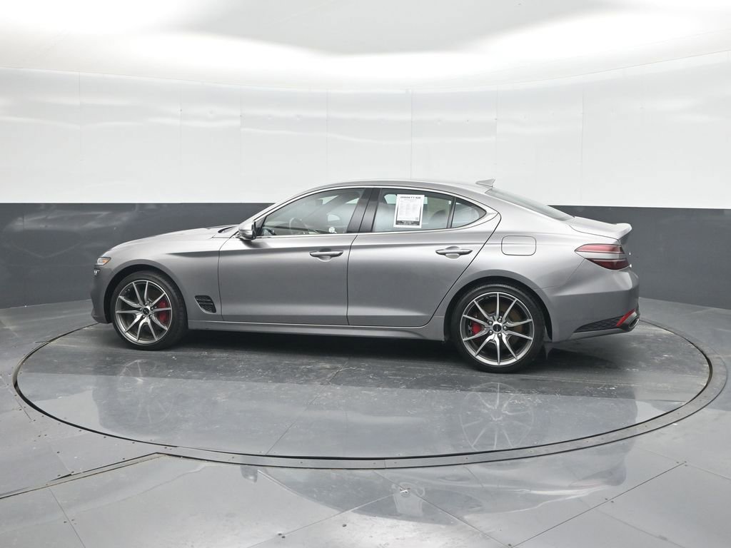 Used 2025 Genesis G70 2.5T image 3