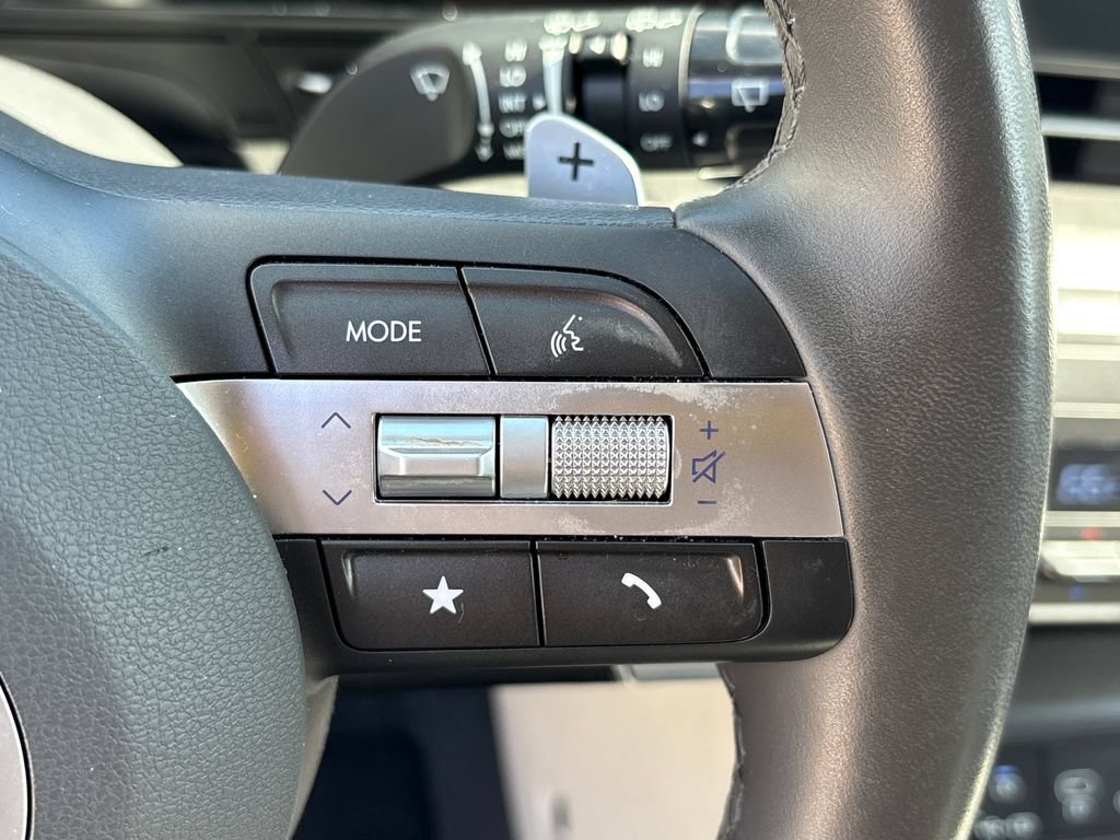 Used 2025 Hyundai Kona Limited FWD image 18