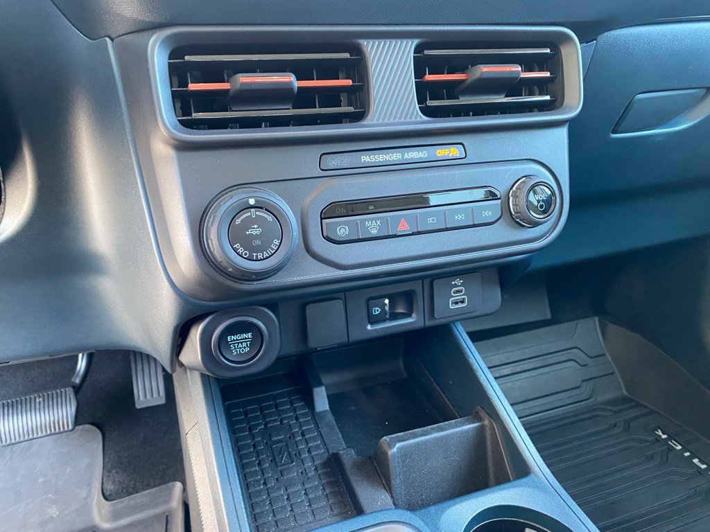Certified 2025 Ford Maverick Lariat AWD/4WD image 24