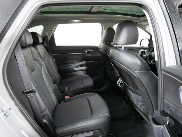 Used 2023 Kia Sorento SX image 12