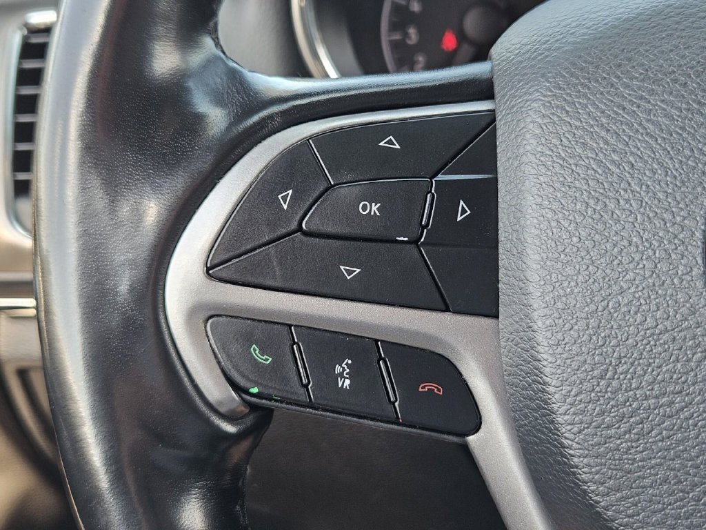 Used 2020 Jeep Grand Cherokee Limited AWD/4WD image 29